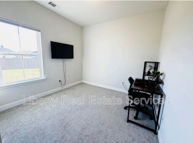 Building Photo - 342 Mcclelland Lp NE