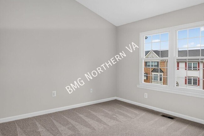Building Photo - 6001 Keble Dr