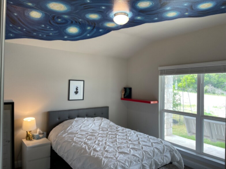 Building Photo - 21413 Highland Lake Dr