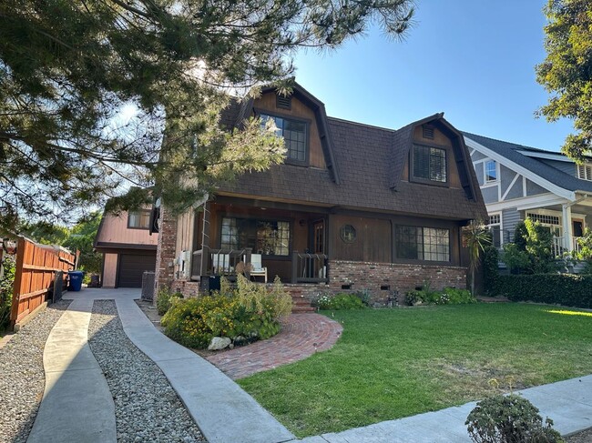Primary Photo - 199 N Hermosa Ave