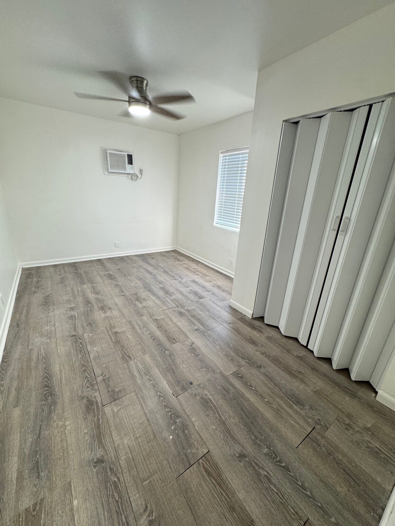 Building Photo - 1017 N E St