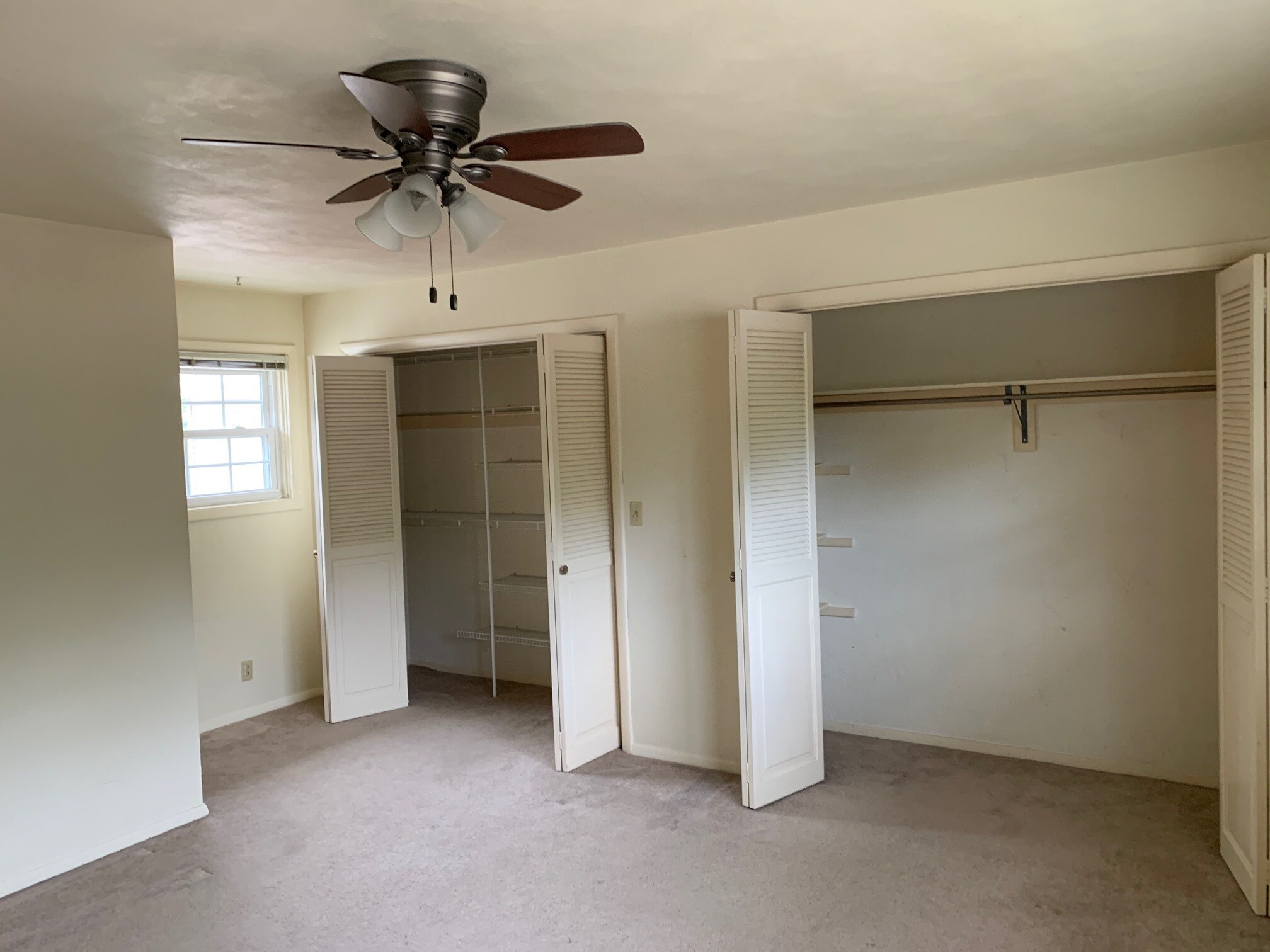 Building Photo - 219 Eisenhower Dr