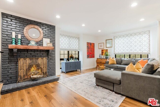 Building Photo - 18100 Burbank Blvd