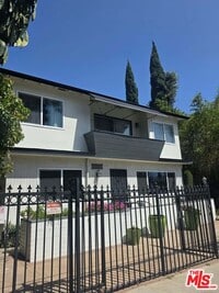 Building Photo - 1922 Vista Del Mar Ave