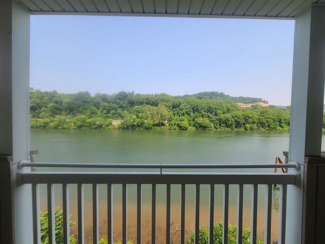 Building Photo - 4 Bedroom, 4 Bath in Star City - SHORT TERM LEASE, Now to 7/24/26