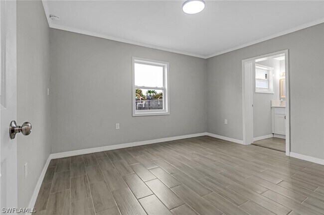 Building Photo - 1152 Harbor Dr