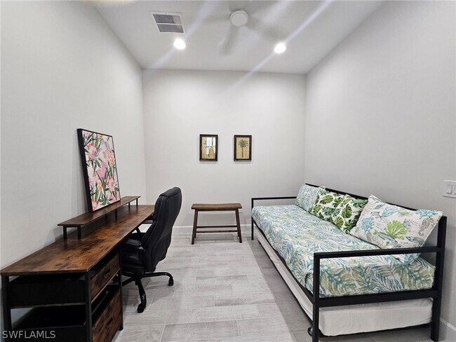 Building Photo - 6839 Saona CT