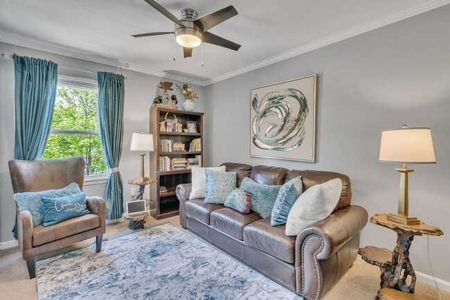 Building Photo - Modern 4 BR Colonial Retreat in River Bend...