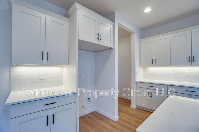 Building Photo - 1605 NE 180th Ave