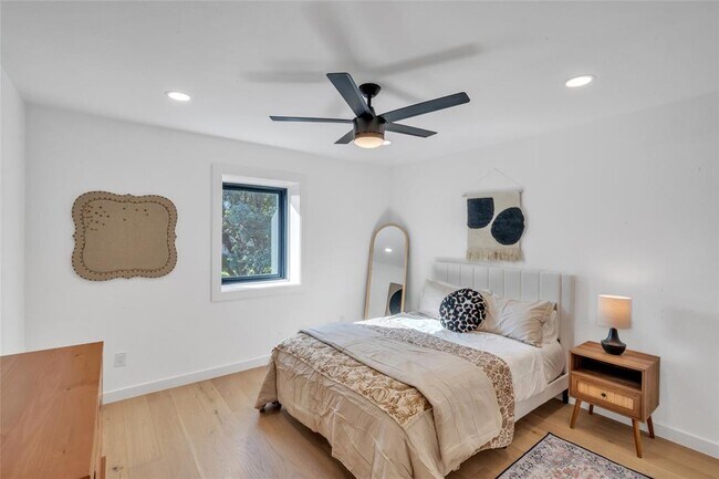 Building Photo - 2100 Apricot Glen Dr