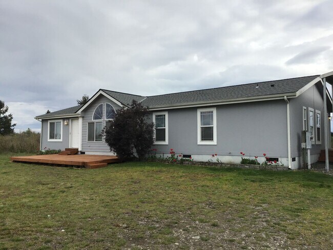 Building Photo - Available for Immediate Move-In!  3 Bed/2 Bath in Yelm!