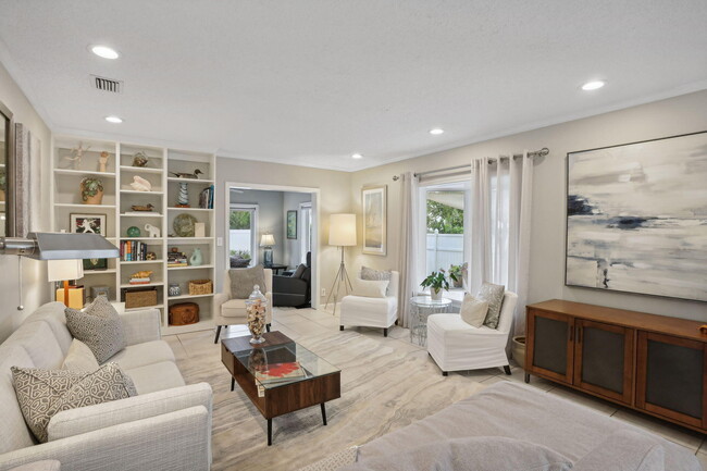 Building Photo - 10 Sailfish Ln