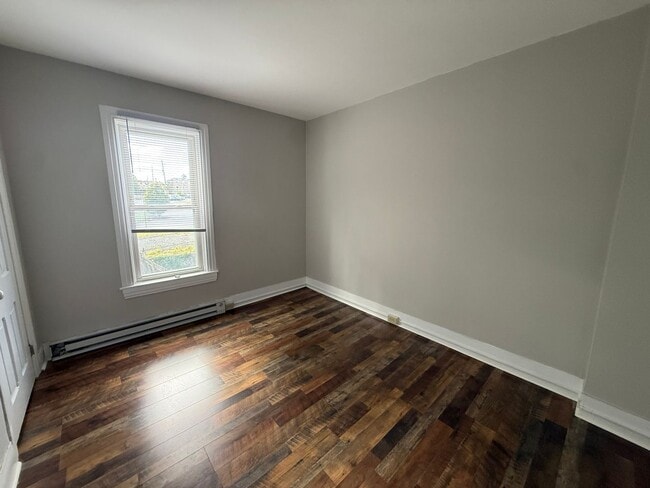 Building Photo - 410 Wolf Ave