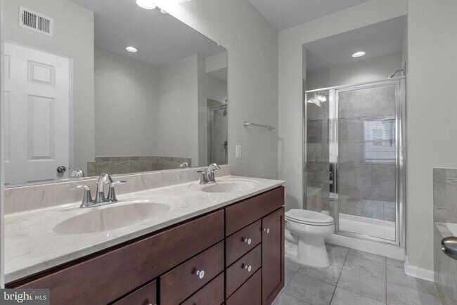 Building Photo - 7105 Rowlock Aly