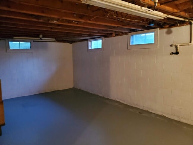 Basement View #1 - 591 E Glenlord Rd