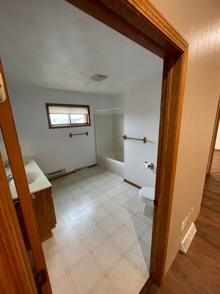 bathroom - 1500 Packers Ct