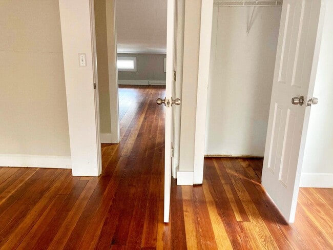 Building Photo - 3221 Bishop St