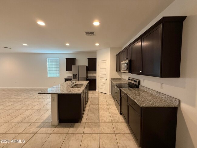 Building Photo - 10301 S Peralta Dr