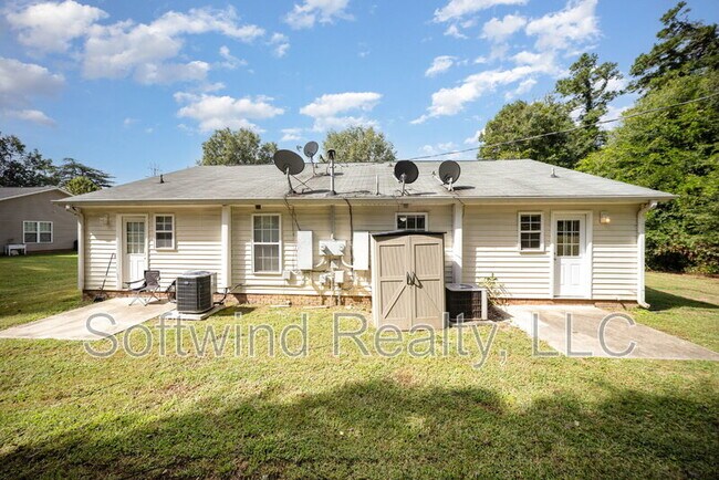 Building Photo - 1508 Highland Ave