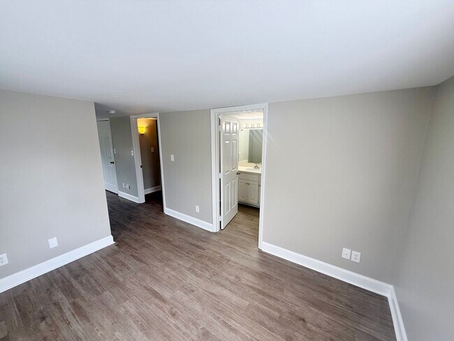 Building Photo - Three bedroom, 2.5 bath house in Graham