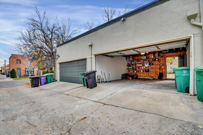 Building Photo - Architecturally Stunning Curtis Park Townhome With Historic Charm