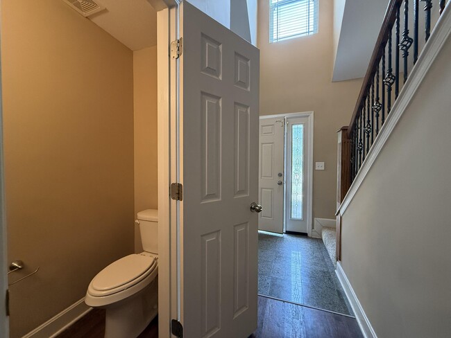 Building Photo - 405 S Village Cir