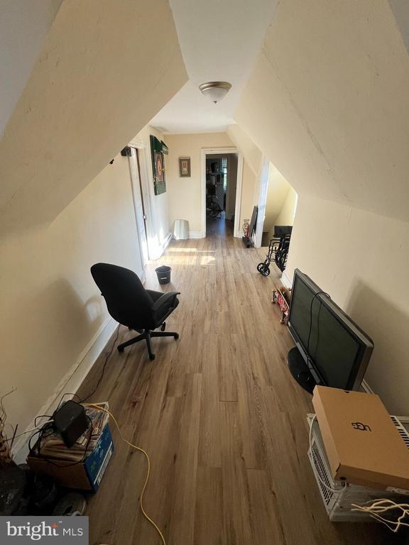 Building Photo - 541 E High St