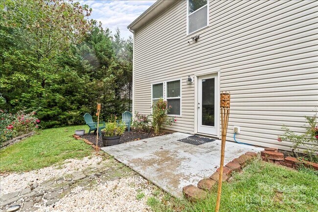 Building Photo - 1548 Logan Patrick Court