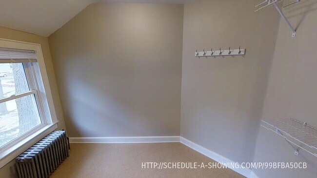 Building Photo - 333 W Crescent St