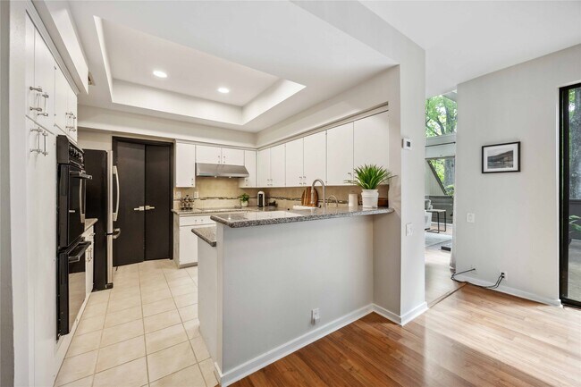 Building Photo - 3 Litchfield Ln