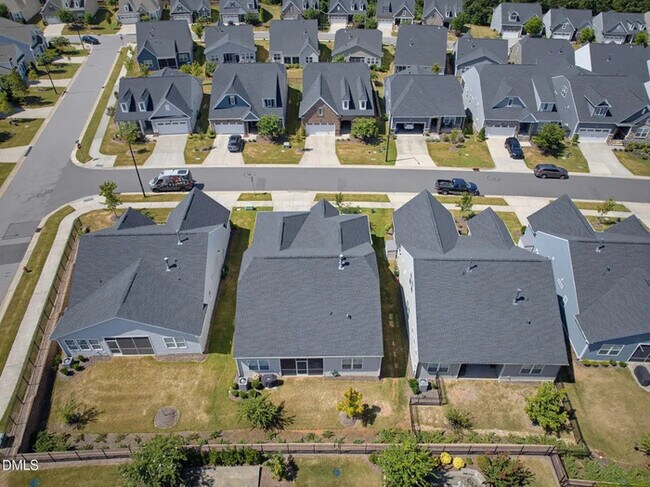 Building Photo - Lease OR Lease to Own