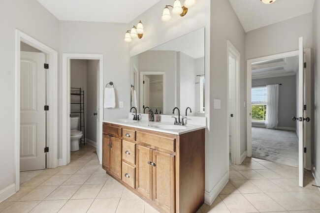 Building Photo - 723 Windrush Loop