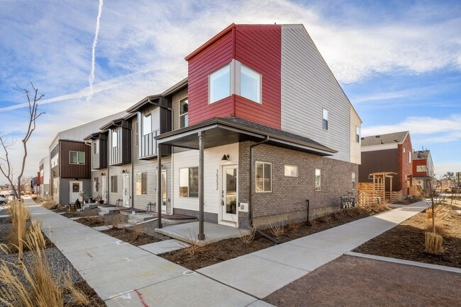 Building Photo - 3BD, 3.5BA Arvada Townhome with Patio and Yard
