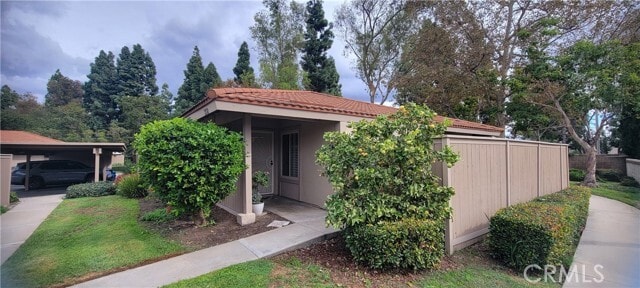 Building Photo - 2352 Dahlia Dr