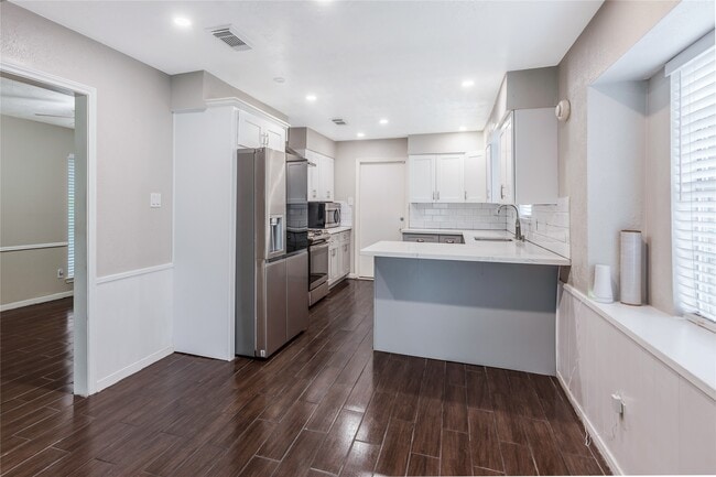 Building Photo - 8903 Wilson Reid Dr