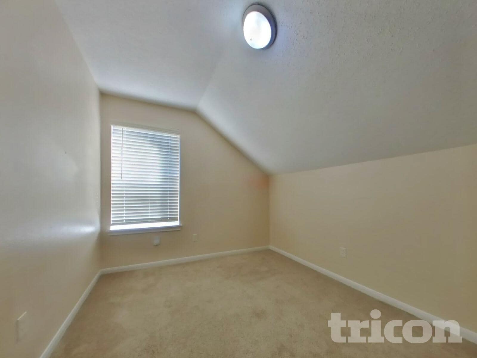 Building Photo - 3259 Jorns St