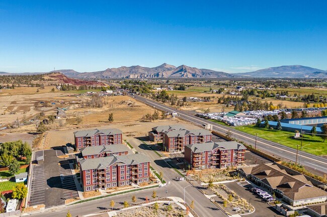 Building Photo - Summer Savings are Here! $500 Rent Credit ...
