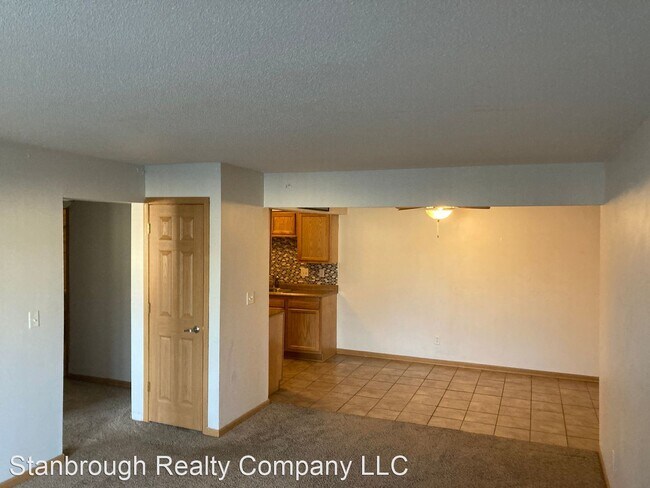 Building Photo - 1 br, 1 bath House - 9527 University Ave U...