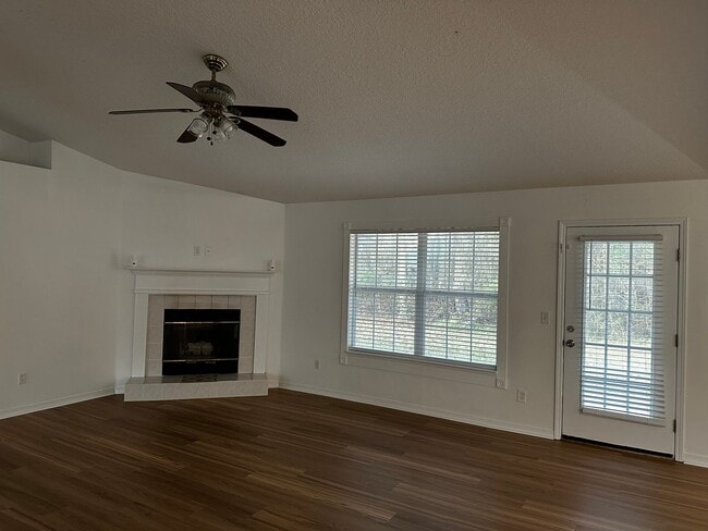 Building Photo - Spacious All Brick 4/3 in Whisper Creek