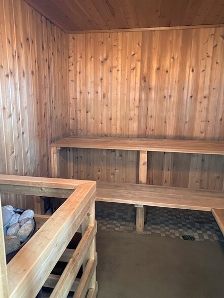 Building Photo - 17 S 1st St