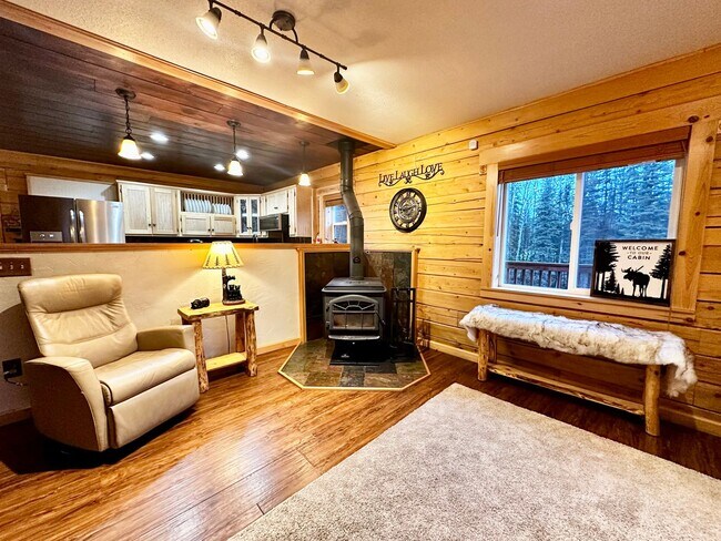 Building Photo - ** SEASONAL RENTAL ** YOUR ALASKAN CABIN I...