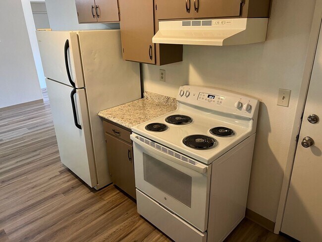 Building Photo - 2 Bedroom 1 Bathroom Duplex in Springfield