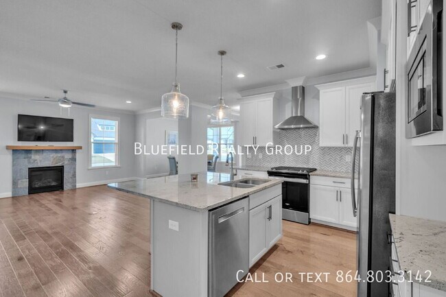 Building Photo - 2 Winding Rock Rd