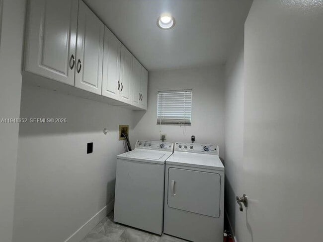 Building Photo - 189 Cameron Dr