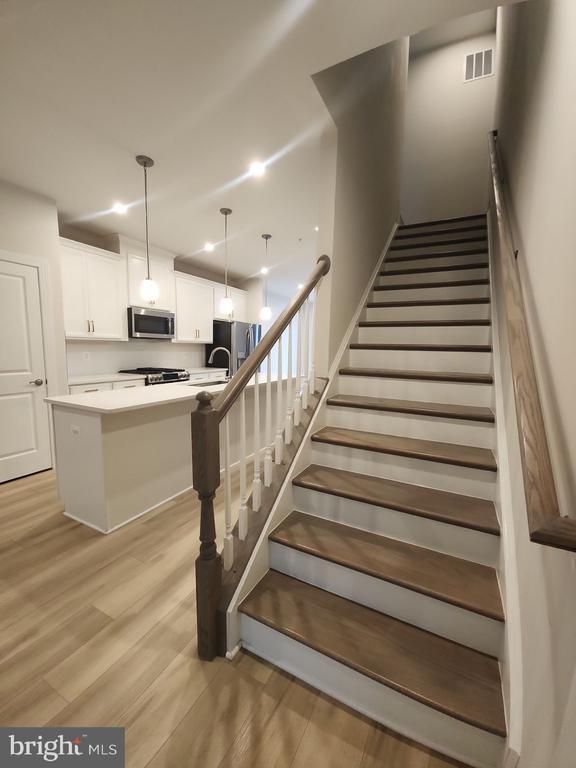 Building Photo - 6730 Belcrest Rd