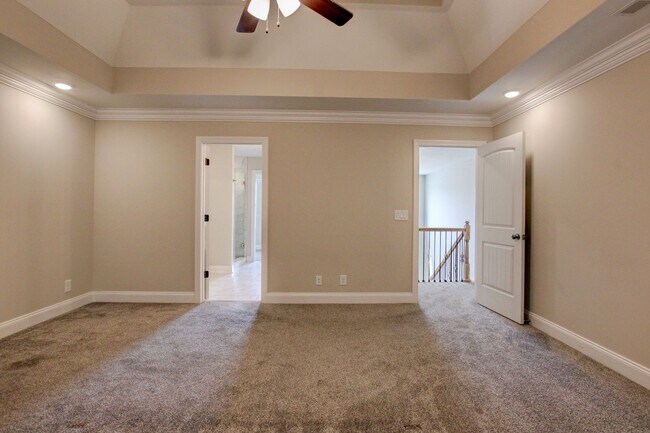 Building Photo - 230 Cotoneaster Ln