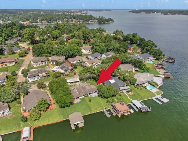 Building Photo - 39 Lakeview Village