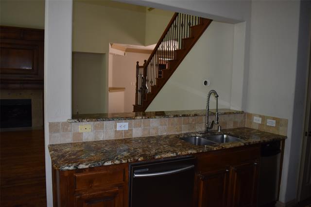 Building Photo - 910 Redbird Ln