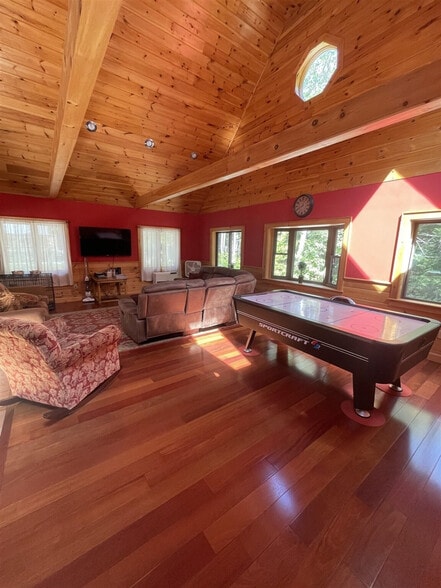 Building Photo - 6 Deer Cir