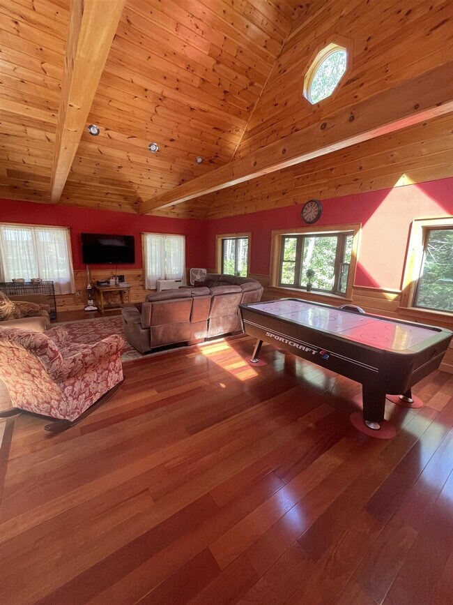 Building Photo - 6 Deer Cir